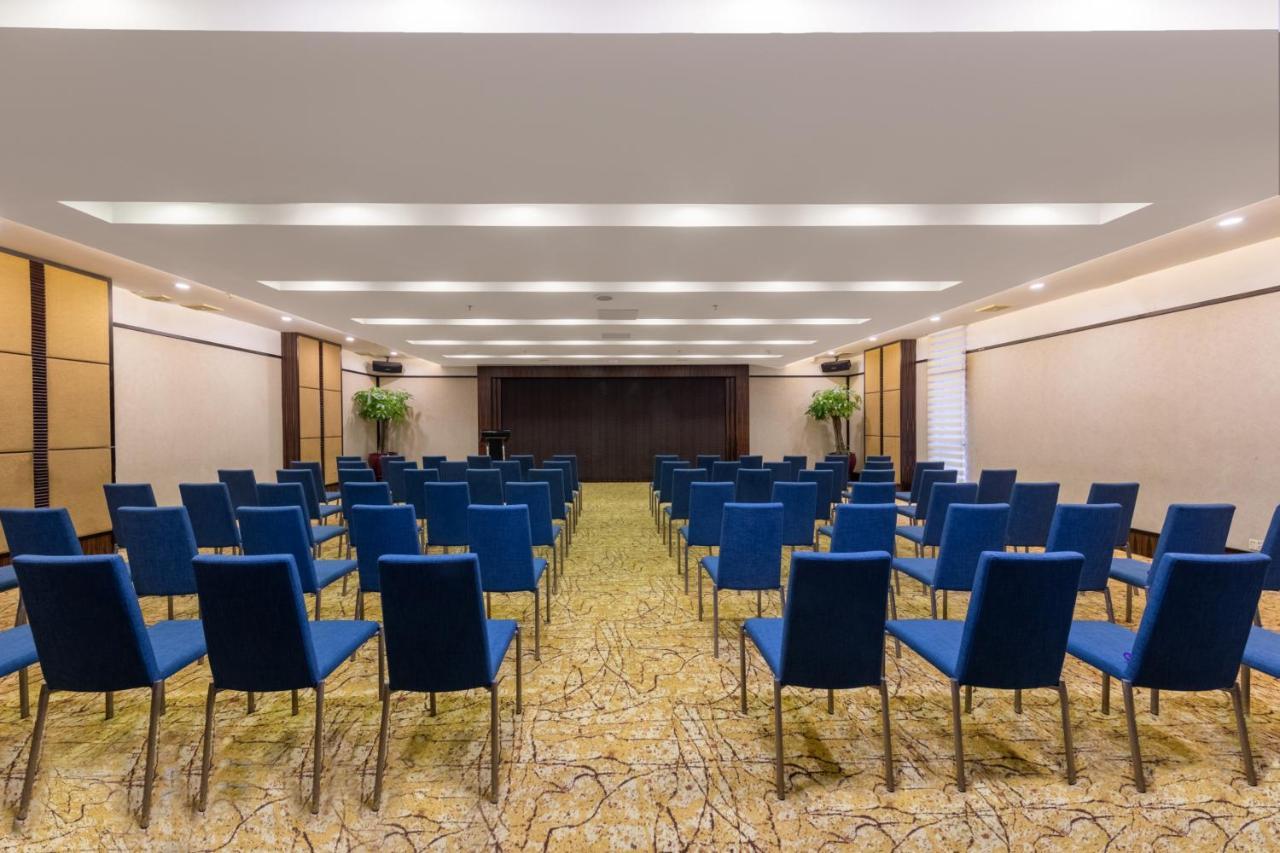 Crowne Plaza Foshan By Ihg - Canton Fair Free Shuttle Bus Eksteriør bilde